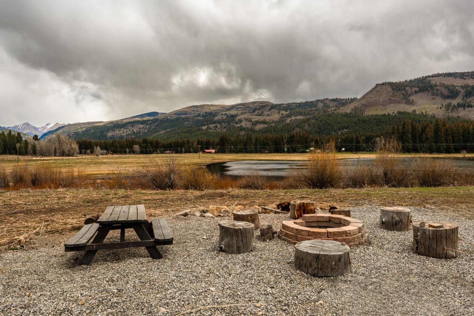 Bear Paw Lodge & Vacation Homes Vallecito エクステリア 写真