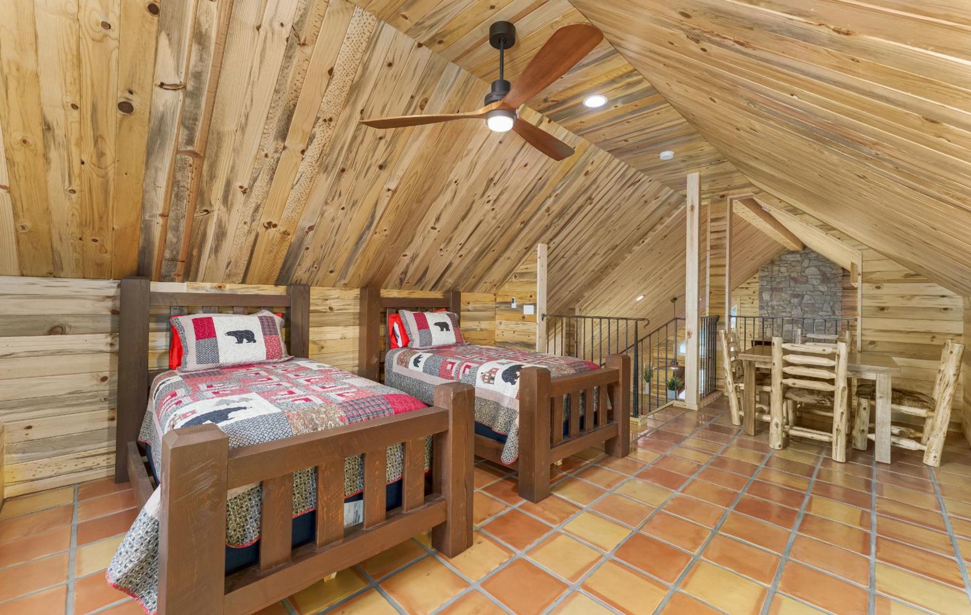 Bear Paw Lodge & Vacation Homes Vallecito エクステリア 写真